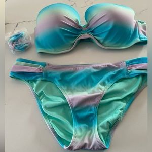 Victoria’s Secret bikini